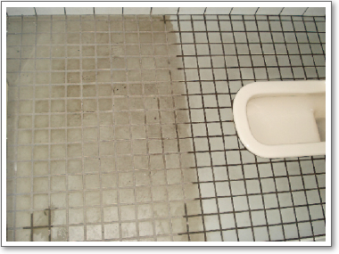 トイレのタイル クリーニング前